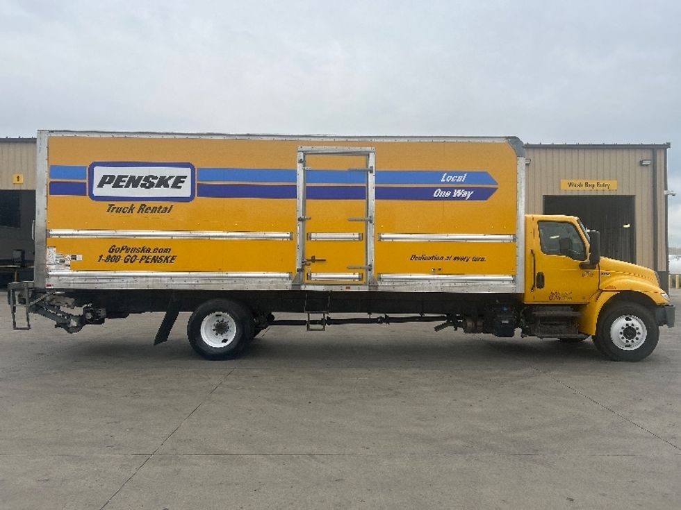 Medium Duty Box Truck-Light and Medium Duty Trucks-International-2022-MV607-Brooklyn Park-MN-318,095\n\t\tmiles-$ 35,500 - Image 15