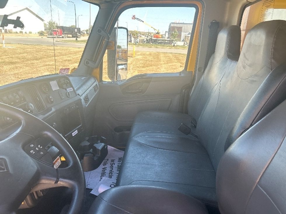 Medium Duty Box Truck-Light and Medium Duty Trucks-International-2022-MV607-Brooklyn Park-MN-318,095\n\t\tmiles-$ 35,500 - Image 19