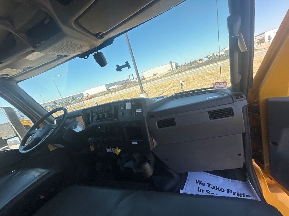 Medium Duty Box Truck-Light and Medium Duty Trucks-International-2022-MV607-Brooklyn Park-MN-318,095\n\t\tmiles-$ 35,500 - Image 21