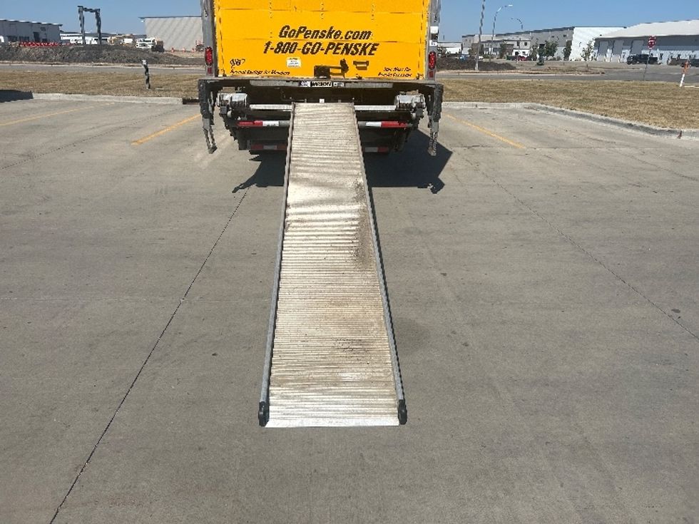 Medium Duty Box Truck-Light and Medium Duty Trucks-International-2022-MV607-Brooklyn Park-MN-318,095\n\t\tmiles-$ 35,500 - Image 26