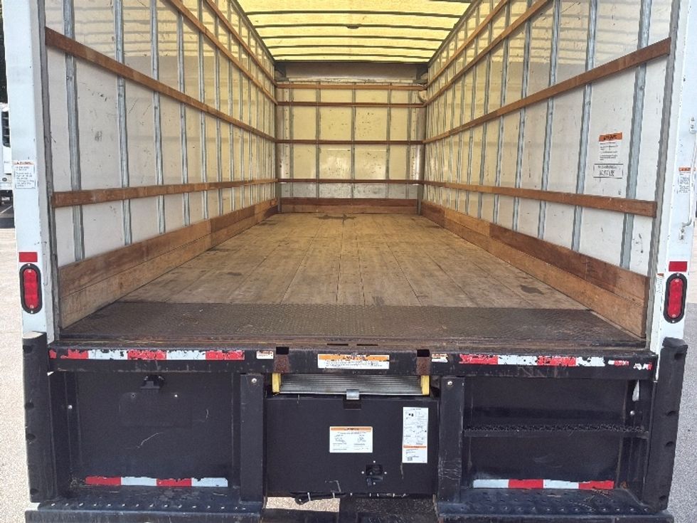 Medium Duty Box Truck-Light and Medium Duty Trucks-International-2022-MV607-Burlington-NJ-251,100\n\t\tmiles-$ 38,000 - Image 10