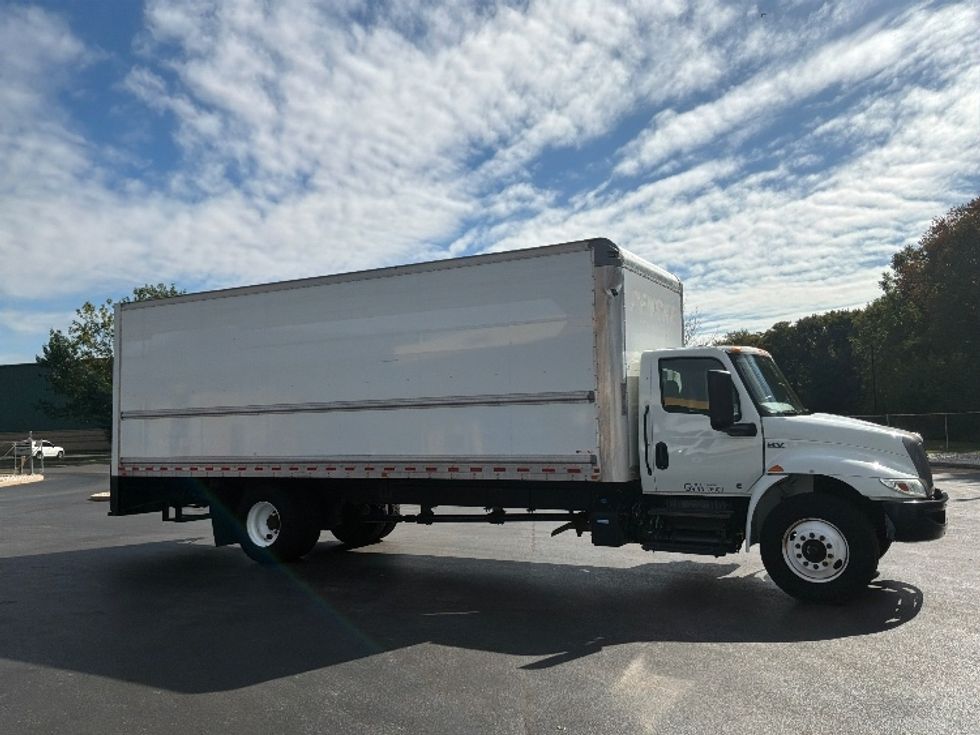 Medium Duty Box Truck-Light and Medium Duty Trucks-International-2022-MV607-Burlington-NJ-251,100\n\t\tmiles-$ 38,000 - Image 15