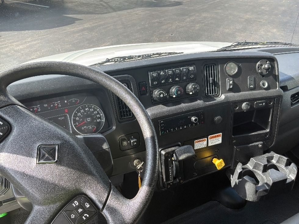 Medium Duty Box Truck-Light and Medium Duty Trucks-International-2022-MV607-Burlington-NJ-251,100\n\t\tmiles-$ 38,000 - Image 18