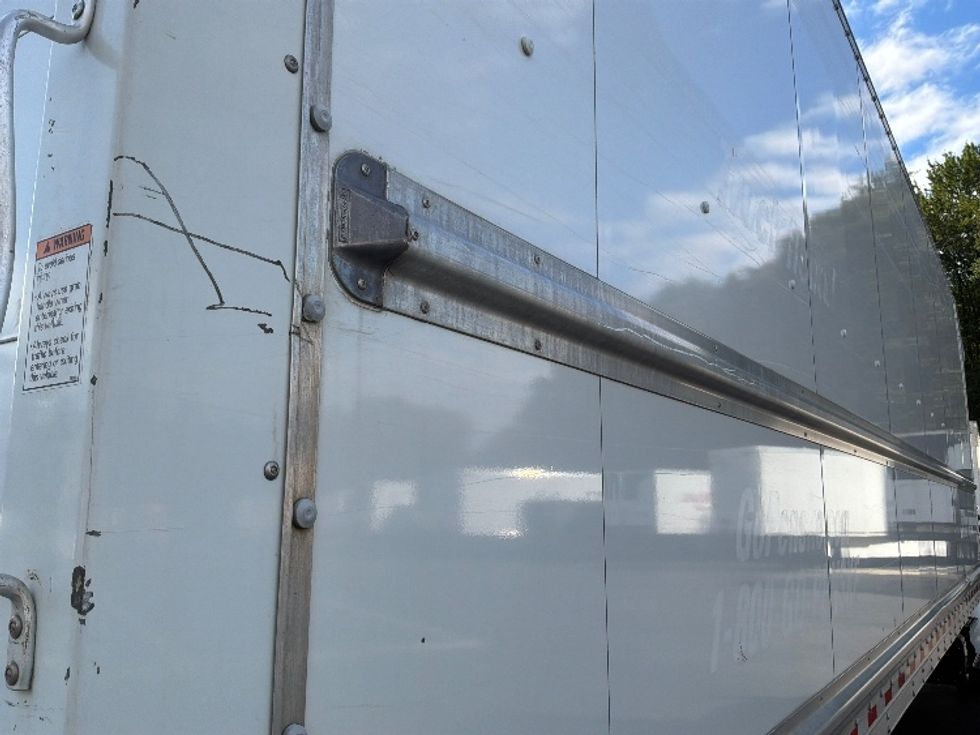 Medium Duty Box Truck-Light and Medium Duty Trucks-International-2022-MV607-Burlington-NJ-251,100\n\t\tmiles-$ 38,000 - Image 27