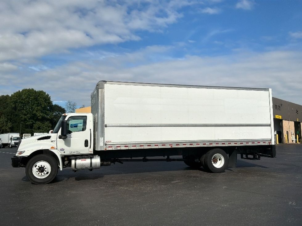 Medium Duty Box Truck-Light and Medium Duty Trucks-International-2022-MV607-Burlington-NJ-251,100\n\t\tmiles-$ 38,000 - Image 4