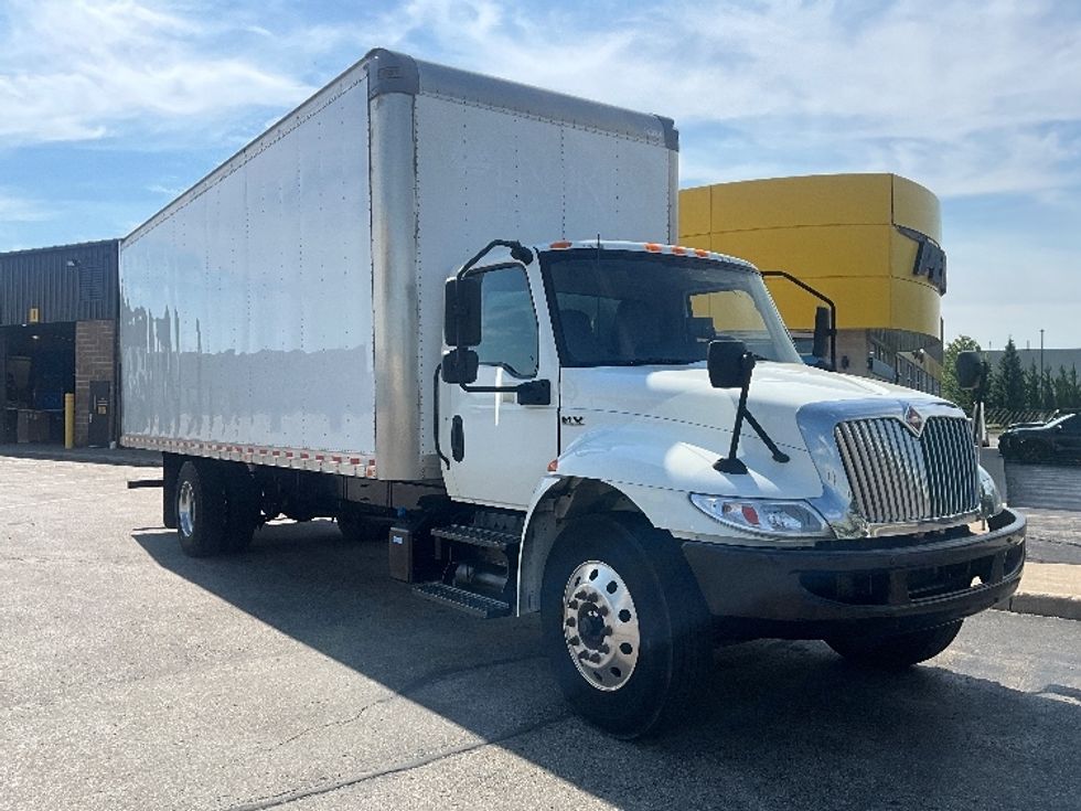 Medium Duty Box Truck-Light and Medium Duty Trucks-International-2022-MV607-Cambridge-ON-312,334\n\t\tkm-$ 58,250 - Image 1