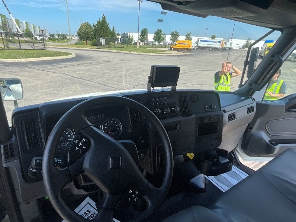 Medium Duty Box Truck-Light and Medium Duty Trucks-International-2022-MV607-Cambridge-ON-312,334\n\t\tkm-$ 58,250 - Image 13