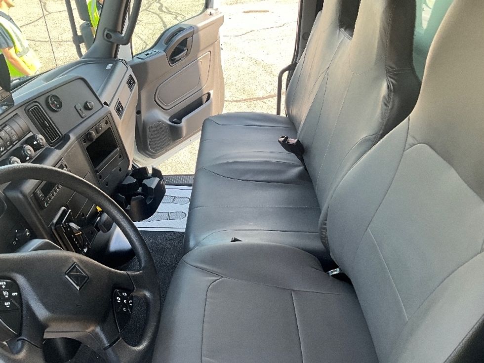 Medium Duty Box Truck-Light and Medium Duty Trucks-International-2022-MV607-Cambridge-ON-312,334\n\t\tkm-$ 58,250 - Image 14
