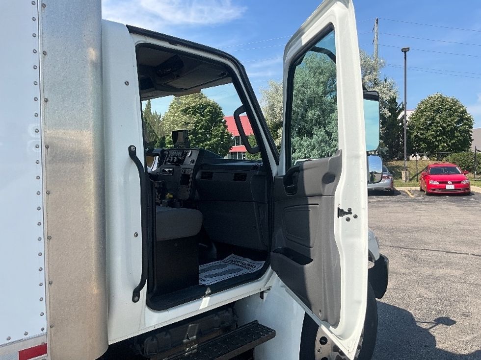 Medium Duty Box Truck-Light and Medium Duty Trucks-International-2022-MV607-Cambridge-ON-312,334\n\t\tkm-$ 58,250 - Image 15