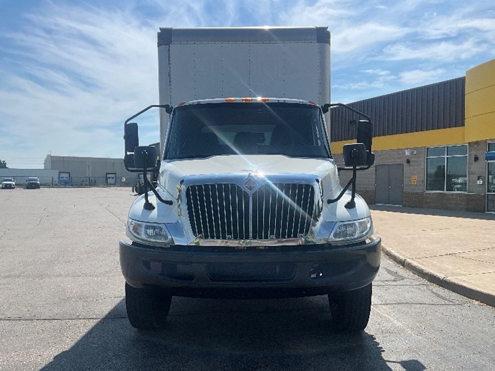 Medium Duty Box Truck-Light and Medium Duty Trucks-International-2022-MV607-Cambridge-ON-312,334\n\t\tkm-$ 58,250 - Image 2