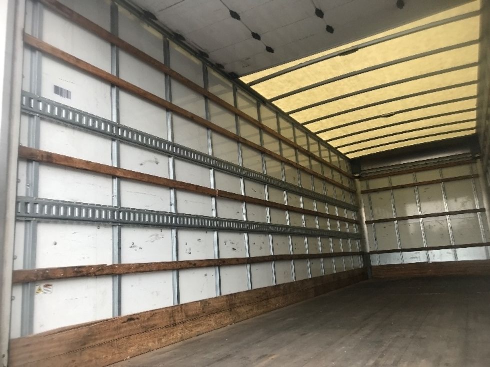 Medium Duty Box Truck-Light and Medium Duty Trucks-International-2022-MV607-Capitol Heights-MD-256,131\n\t\tmiles-$ 41,750 - Image 11