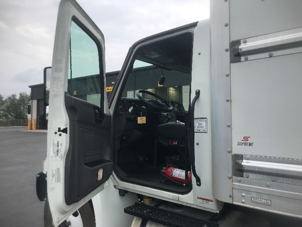 Medium Duty Box Truck-Light and Medium Duty Trucks-International-2022-MV607-Capitol Heights-MD-256,131\n\t\tmiles-$ 41,750 - Image 16