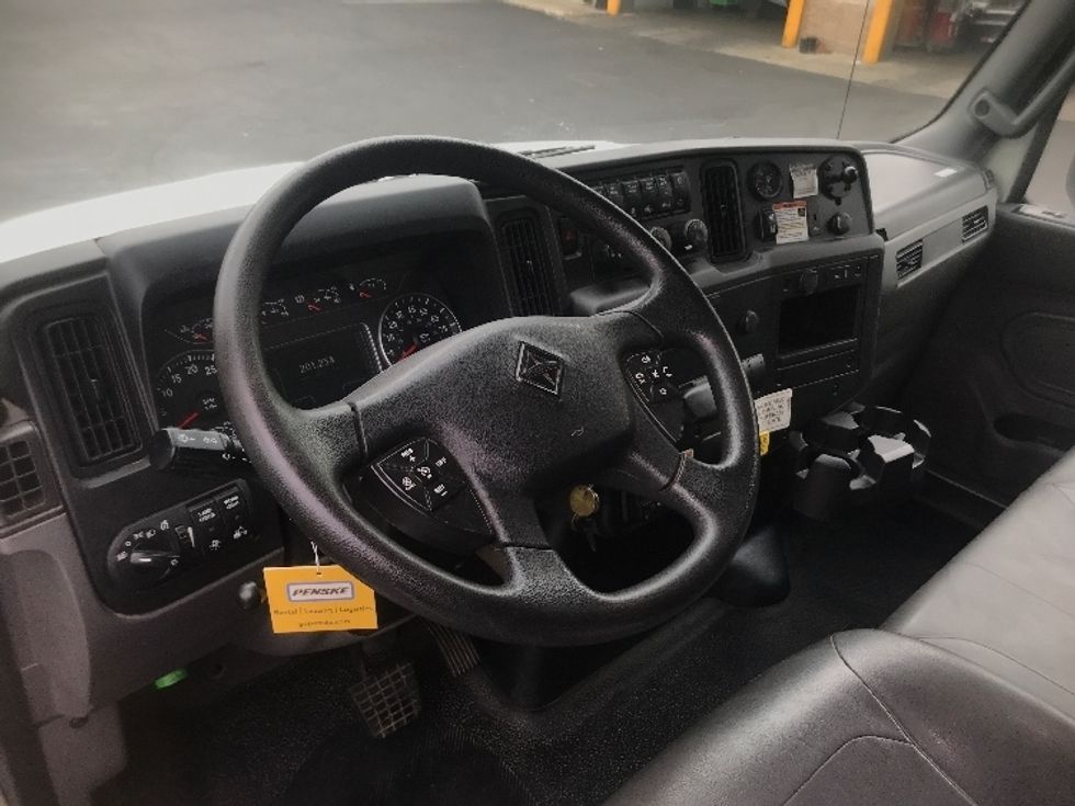 Medium Duty Box Truck-Light and Medium Duty Trucks-International-2022-MV607-Capitol Heights-MD-256,131\n\t\tmiles-$ 41,750 - Image 17