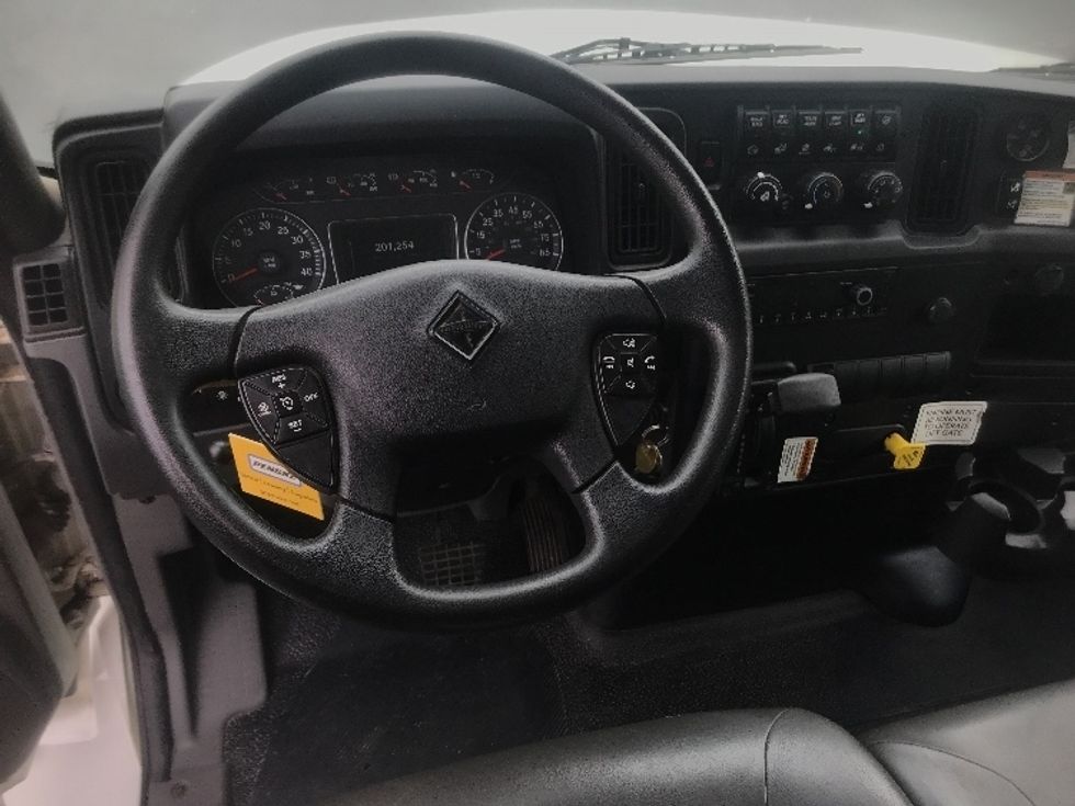 Medium Duty Box Truck-Light and Medium Duty Trucks-International-2022-MV607-Capitol Heights-MD-256,131\n\t\tmiles-$ 41,750 - Image 18