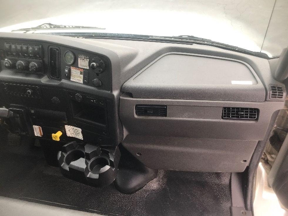 Medium Duty Box Truck-Light and Medium Duty Trucks-International-2022-MV607-Capitol Heights-MD-256,131\n\t\tmiles-$ 41,750 - Image 21
