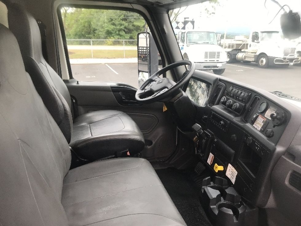 Medium Duty Box Truck-Light and Medium Duty Trucks-International-2022-MV607-Capitol Heights-MD-256,131\n\t\tmiles-$ 41,750 - Image 22