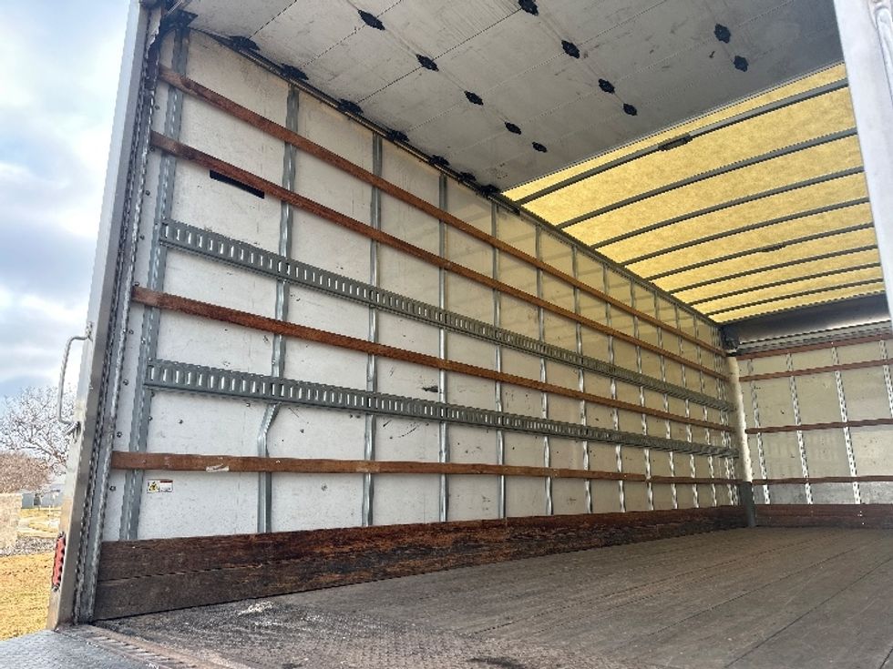 Medium Duty Box Truck-Light and Medium Duty Trucks-International-2022-MV607-Carrollton-TX-107,750\n\t\tmiles-$ 71,250 - Image 11