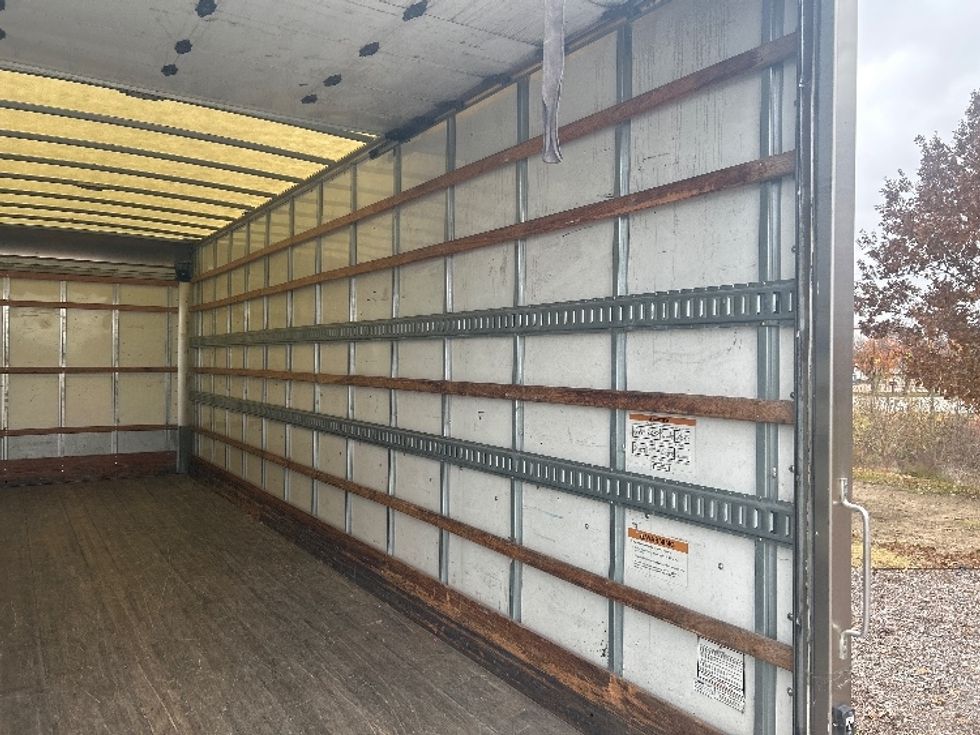 Medium Duty Box Truck-Light and Medium Duty Trucks-International-2022-MV607-Carrollton-TX-107,750\n\t\tmiles-$ 71,250 - Image 12