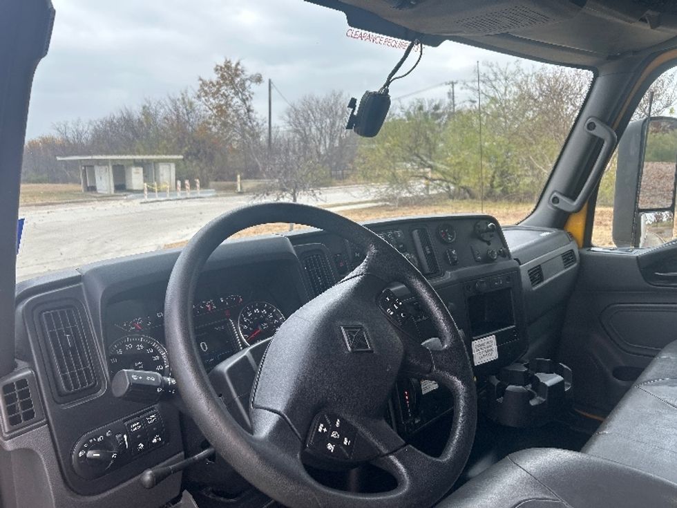 Medium Duty Box Truck-Light and Medium Duty Trucks-International-2022-MV607-Carrollton-TX-107,750\n\t\tmiles-$ 71,250 - Image 17