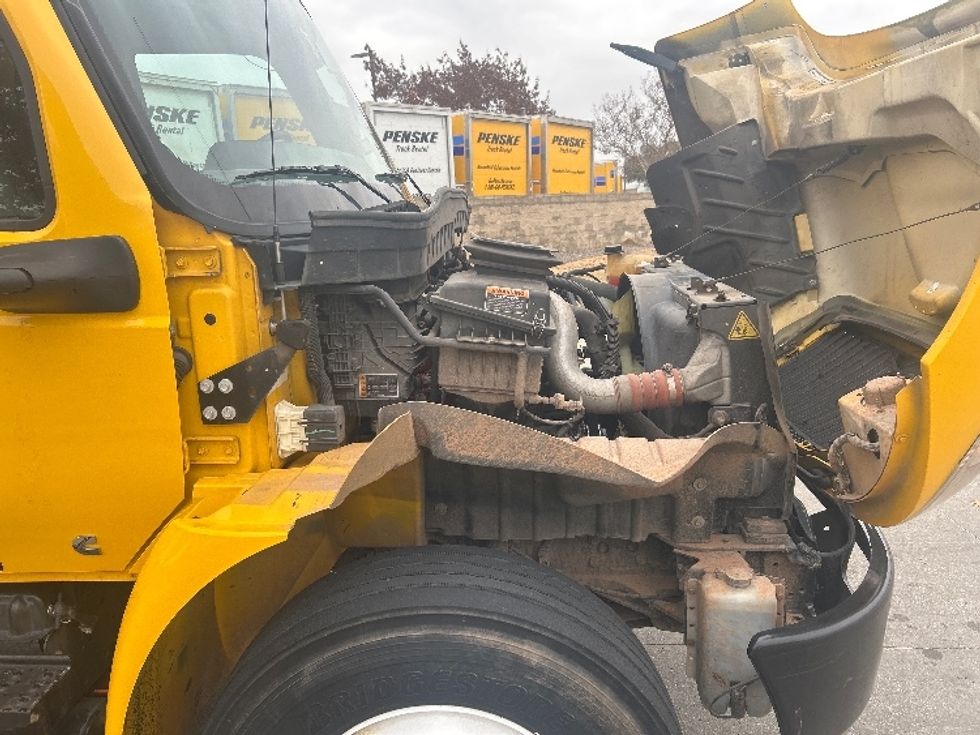 Medium Duty Box Truck-Light and Medium Duty Trucks-International-2022-MV607-Carrollton-TX-107,750\n\t\tmiles-$ 71,250 - Image 23