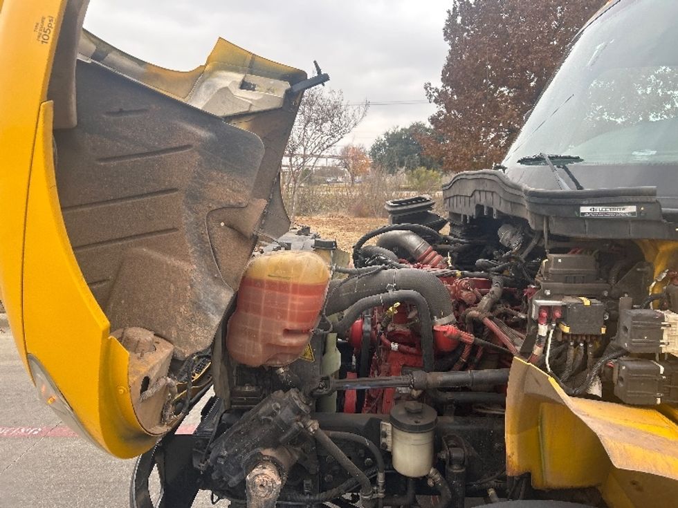 Medium Duty Box Truck-Light and Medium Duty Trucks-International-2022-MV607-Carrollton-TX-107,750\n\t\tmiles-$ 71,250 - Image 24