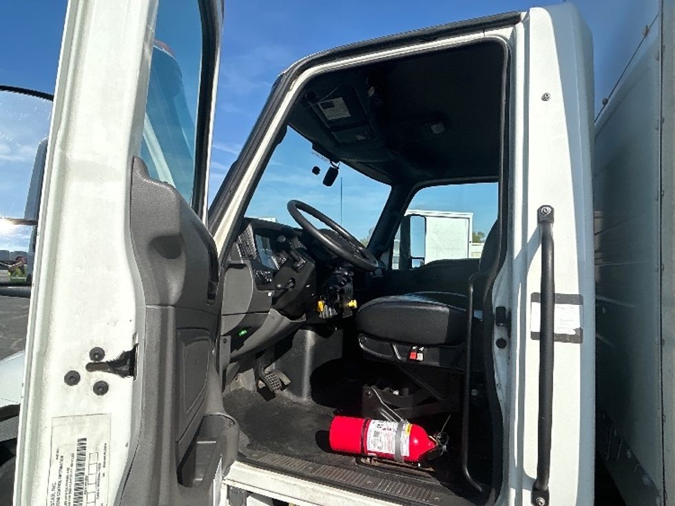 Medium Duty Box Truck-Light and Medium Duty Trucks-International-2022-MV607-Charlotte-NC-258,684\n\t\tmiles-$ 47,500 - Image 16