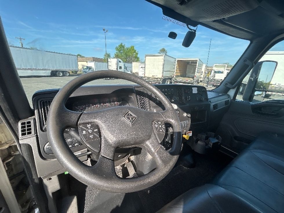 Medium Duty Box Truck-Light and Medium Duty Trucks-International-2022-MV607-Charlotte-NC-258,684\n\t\tmiles-$ 47,500 - Image 17