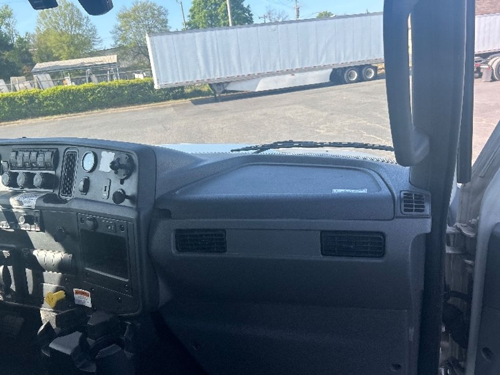 Medium Duty Box Truck-Light and Medium Duty Trucks-International-2022-MV607-Charlotte-NC-258,684\n\t\tmiles-$ 47,500 - Image 21