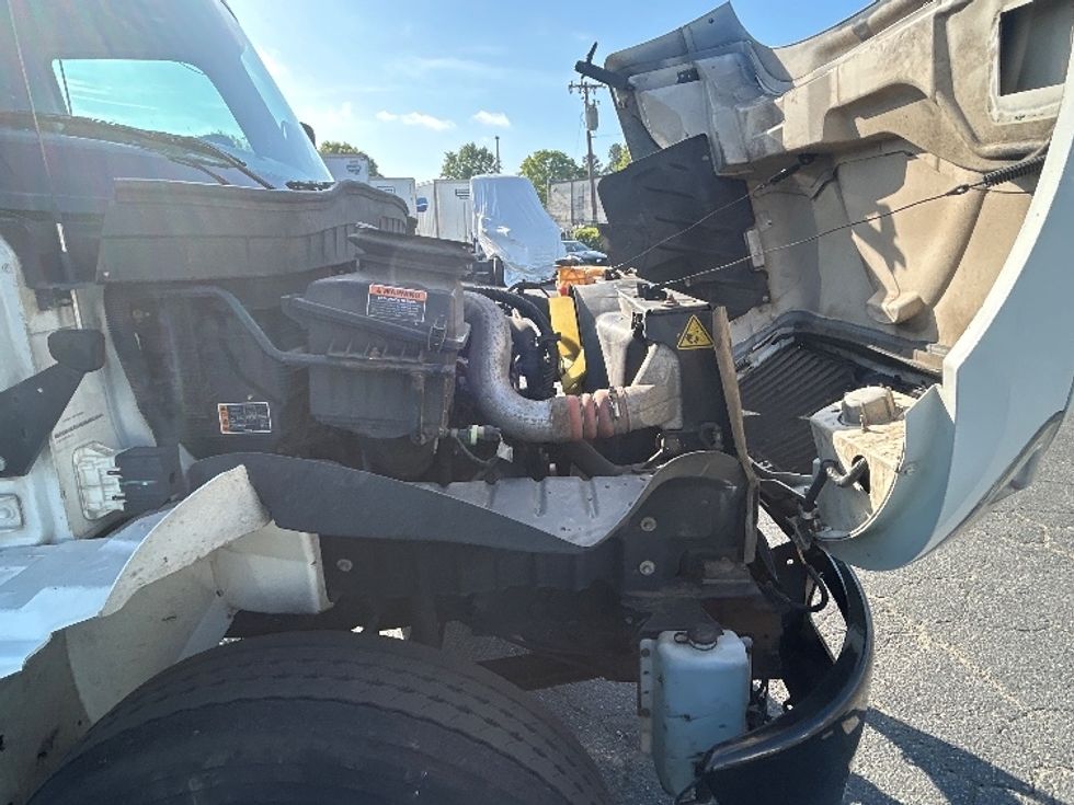Medium Duty Box Truck-Light and Medium Duty Trucks-International-2022-MV607-Charlotte-NC-258,684\n\t\tmiles-$ 47,500 - Image 23