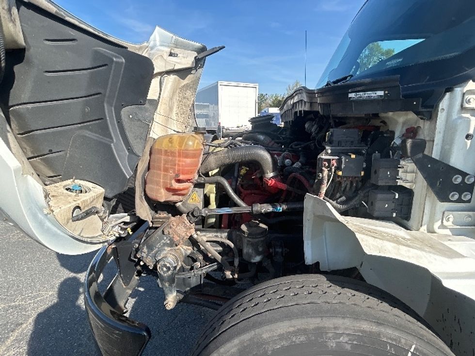 Medium Duty Box Truck-Light and Medium Duty Trucks-International-2022-MV607-Charlotte-NC-258,684\n\t\tmiles-$ 47,500 - Image 24