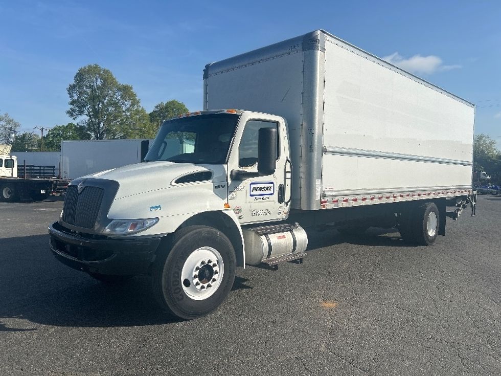 Medium Duty Box Truck-Light and Medium Duty Trucks-International-2022-MV607-Charlotte-NC-258,684\n\t\tmiles-$ 47,500 - Image 3