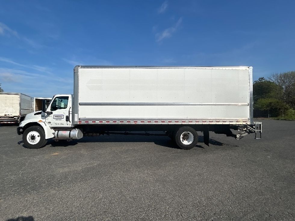 Medium Duty Box Truck-Light and Medium Duty Trucks-International-2022-MV607-Charlotte-NC-258,684\n\t\tmiles-$ 47,500 - Image 4