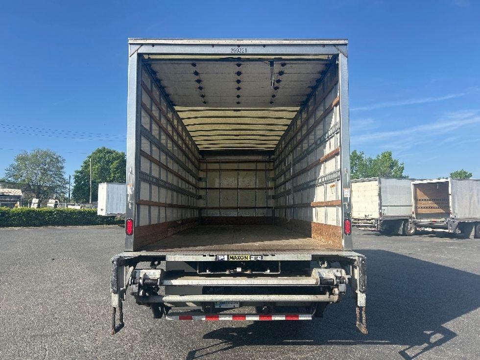 Medium Duty Box Truck-Light and Medium Duty Trucks-International-2022-MV607-Charlotte-NC-258,684\n\t\tmiles-$ 47,500 - Image 8