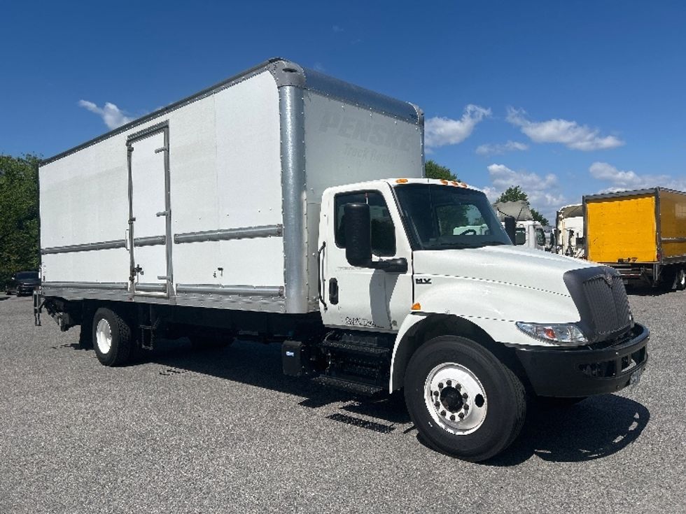 Medium Duty Box Truck-Light and Medium Duty Trucks-International-2022-MV607-Chesapeake-VA-121,532\n\t\tmiles-$ 71,250 - Image 1