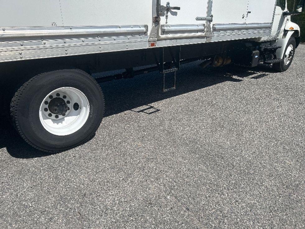 Medium Duty Box Truck-Light and Medium Duty Trucks-International-2022-MV607-Chesapeake-VA-121,532\n\t\tmiles-$ 71,250 - Image 14