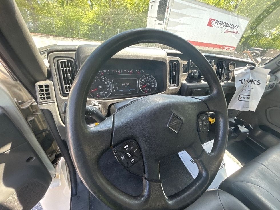 Medium Duty Box Truck-Light and Medium Duty Trucks-International-2022-MV607-Chesapeake-VA-121,532\n\t\tmiles-$ 71,250 - Image 18