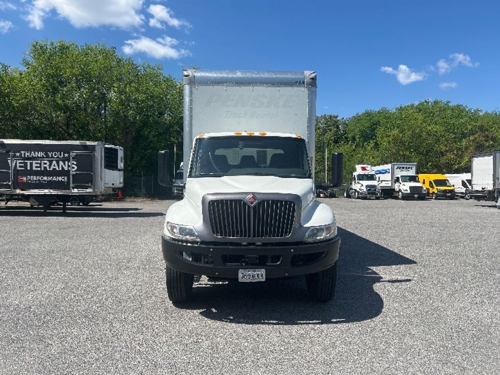 Medium Duty Box Truck-Light and Medium Duty Trucks-International-2022-MV607-Chesapeake-VA-121,532\n\t\tmiles-$ 71,250 - Image 2