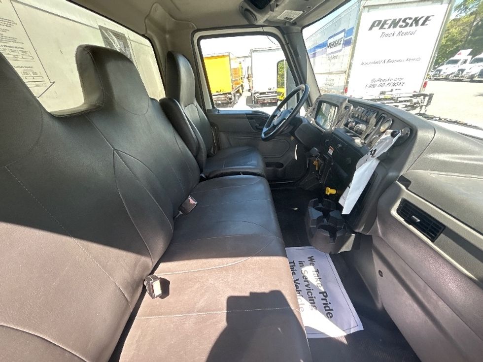 Medium Duty Box Truck-Light and Medium Duty Trucks-International-2022-MV607-Chesapeake-VA-121,532\n\t\tmiles-$ 71,250 - Image 22