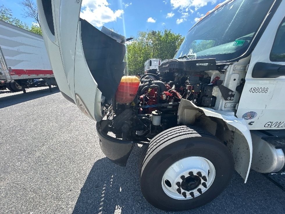 Medium Duty Box Truck-Light and Medium Duty Trucks-International-2022-MV607-Chesapeake-VA-121,532\n\t\tmiles-$ 71,250 - Image 24