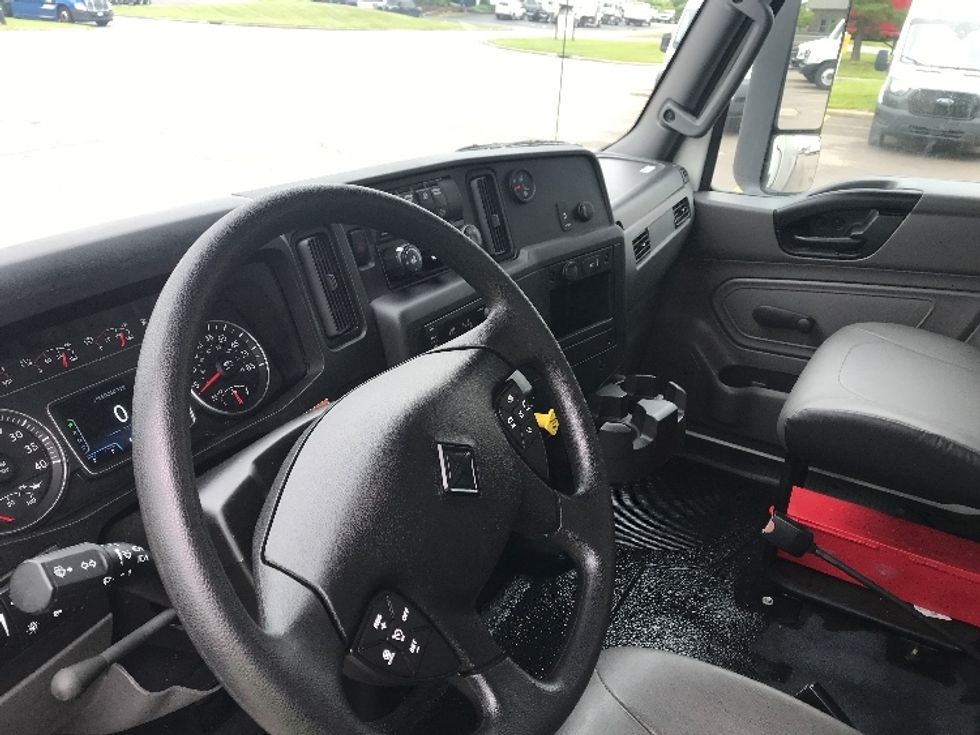 Medium Duty Box Truck-Light and Medium Duty Trucks-International-2022-MV607-Cincinnati-OH-7,780\n\t\tmiles-$ 76,000 - Image 16