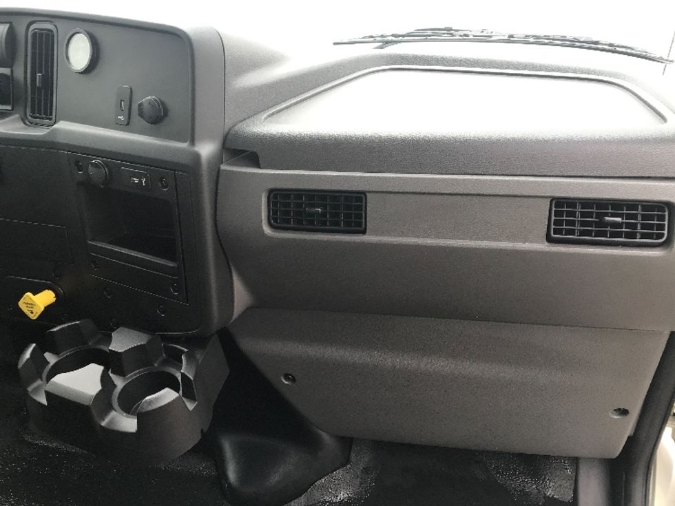 Medium Duty Box Truck-Light and Medium Duty Trucks-International-2022-MV607-Cincinnati-OH-7,780\n\t\tmiles-$ 76,000 - Image 20