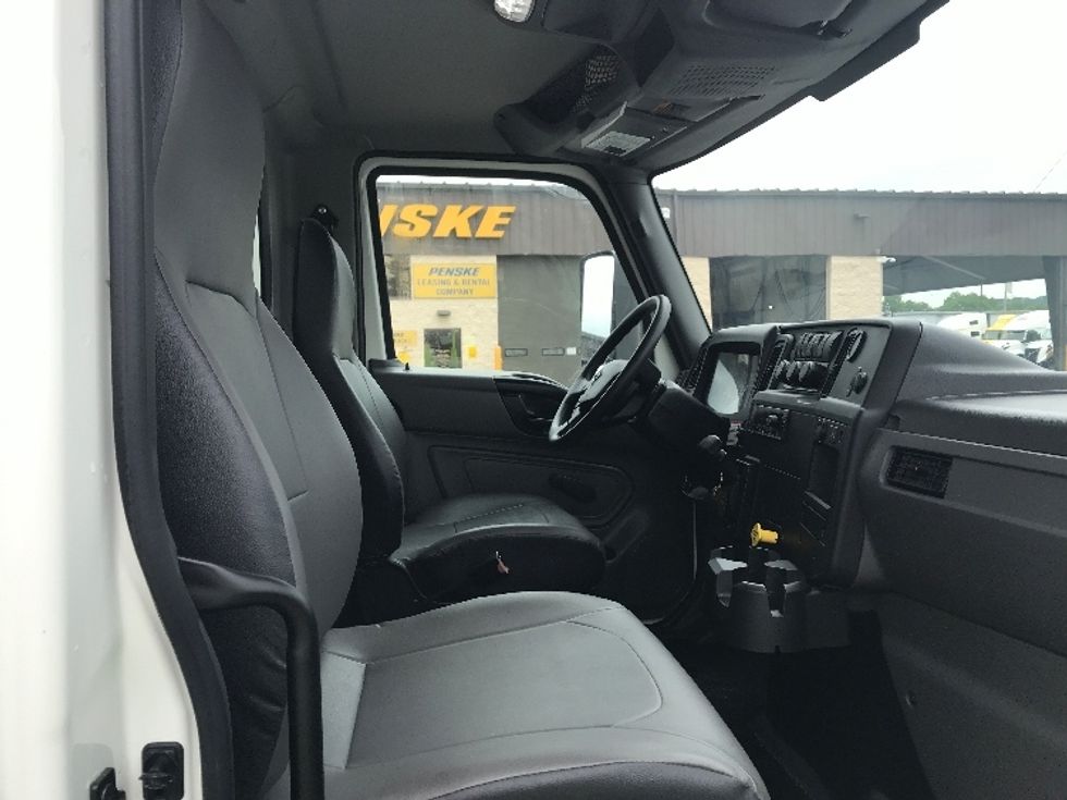 Medium Duty Box Truck-Light and Medium Duty Trucks-International-2022-MV607-Cincinnati-OH-7,780\n\t\tmiles-$ 76,000 - Image 21