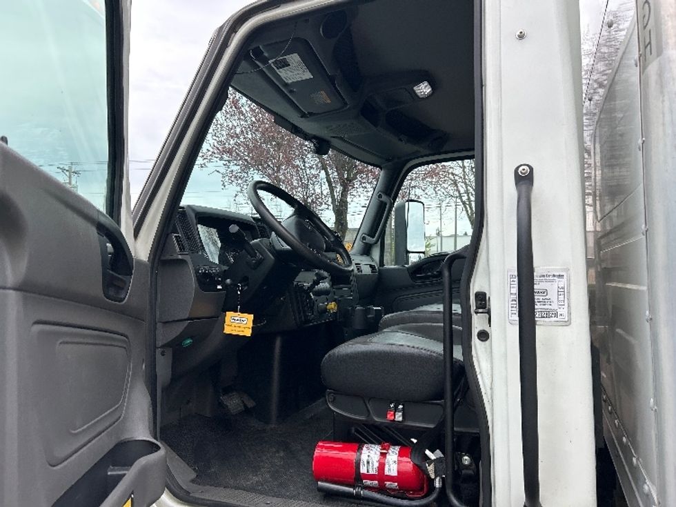 Medium Duty Box Truck-Light and Medium Duty Trucks-International-2022-MV607-Clackamas-OR-122,872\n\t\tmiles-$ 68,250 - Image 16
