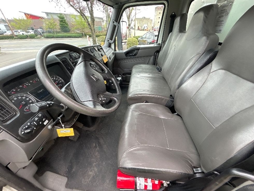 Medium Duty Box Truck-Light and Medium Duty Trucks-International-2022-MV607-Clackamas-OR-122,872\n\t\tmiles-$ 68,250 - Image 17