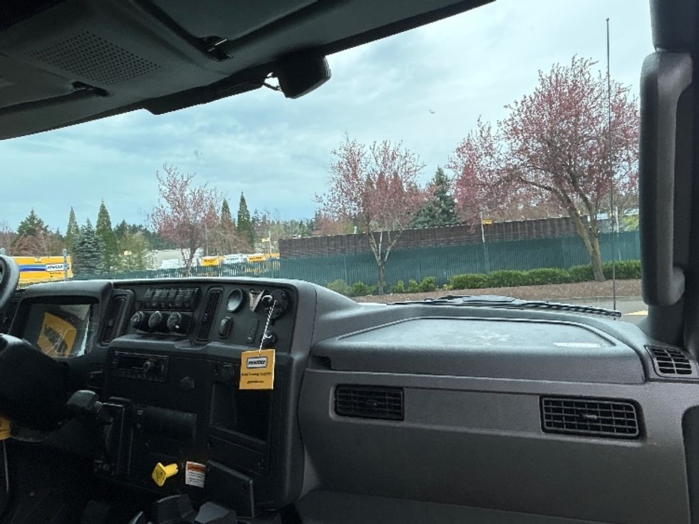 Medium Duty Box Truck-Light and Medium Duty Trucks-International-2022-MV607-Clackamas-OR-122,872\n\t\tmiles-$ 68,250 - Image 21