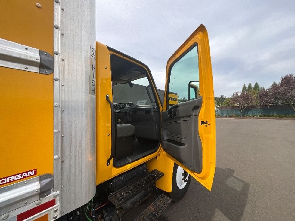 Medium Duty Box Truck-Light and Medium Duty Trucks-International-2022-MV607-Clackamas-OR-362,917\n\t\tmiles-$ 24,000 - Image 20