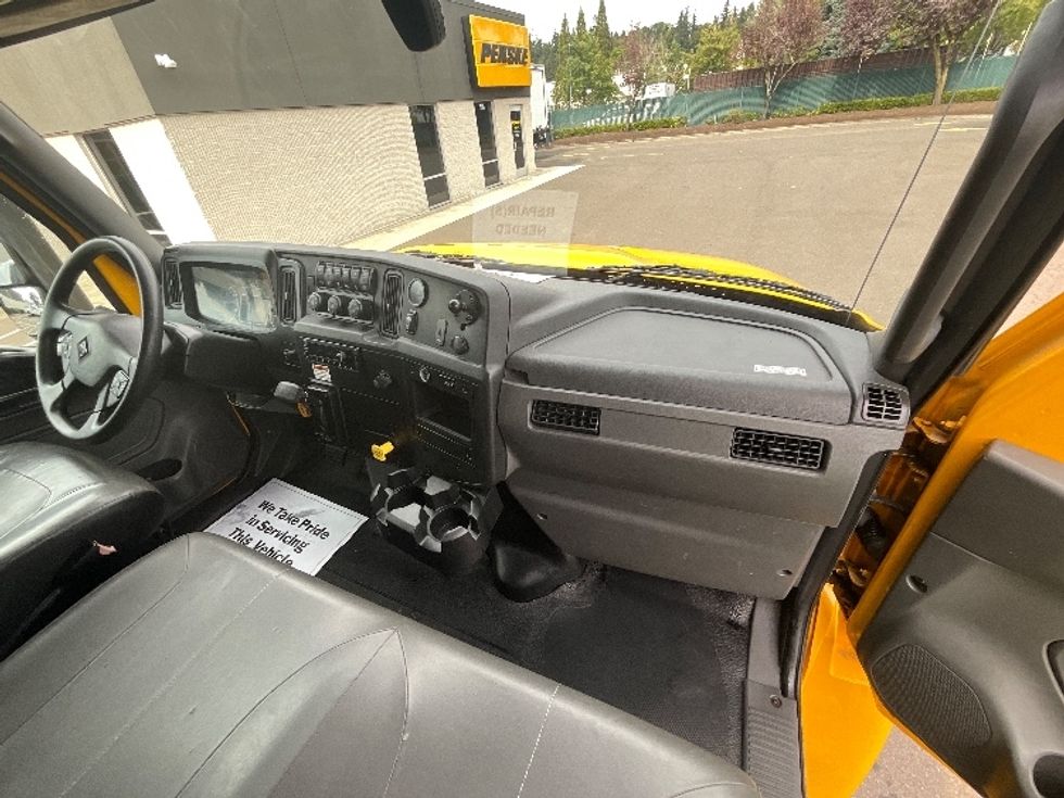 Medium Duty Box Truck-Light and Medium Duty Trucks-International-2022-MV607-Clackamas-OR-362,917\n\t\tmiles-$ 24,000 - Image 21