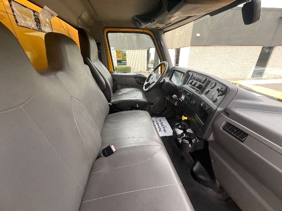 Medium Duty Box Truck-Light and Medium Duty Trucks-International-2022-MV607-Clackamas-OR-362,917\n\t\tmiles-$ 24,000 - Image 22