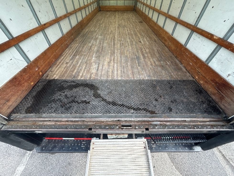 Medium Duty Box Truck-Light and Medium Duty Trucks-International-2022-MV607-Clarksville-TN-226,322\n\t\tmiles-$ 45,500 - Image 10