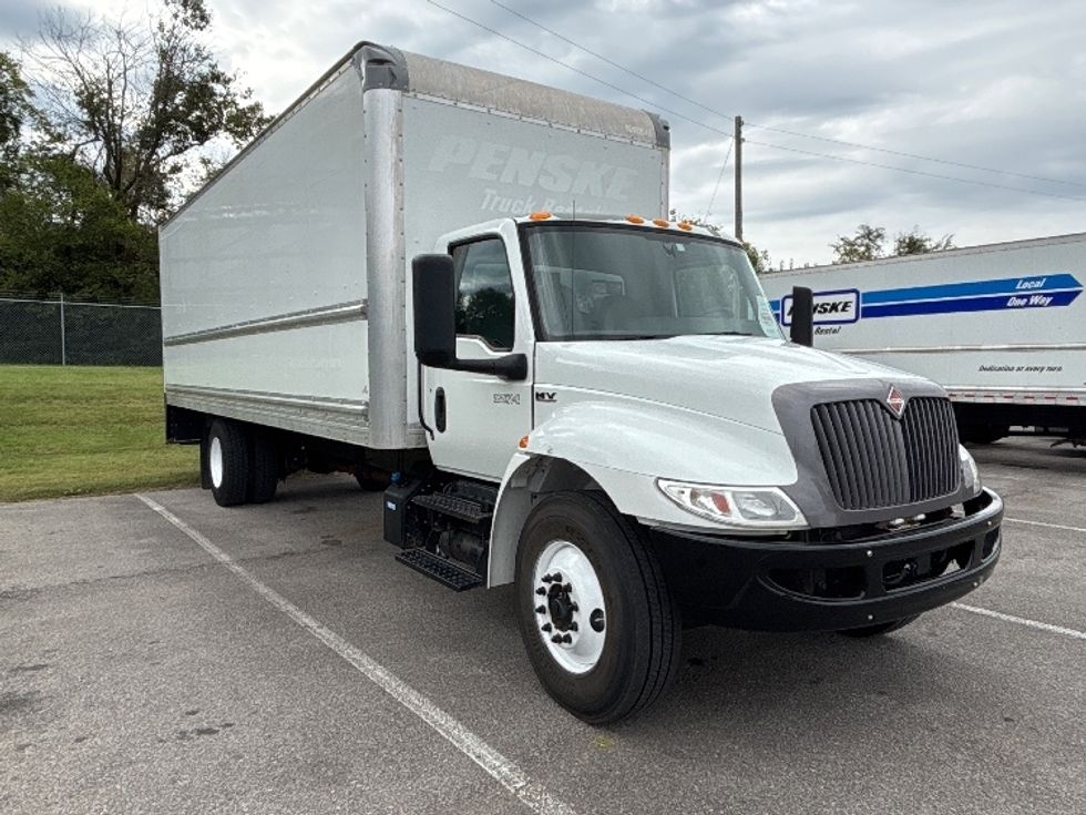 Medium Duty Box Truck-Light and Medium Duty Trucks-International-2022-MV607-Clarksville-TN-226,322\n\t\tmiles-$ 45,500 - Image 1